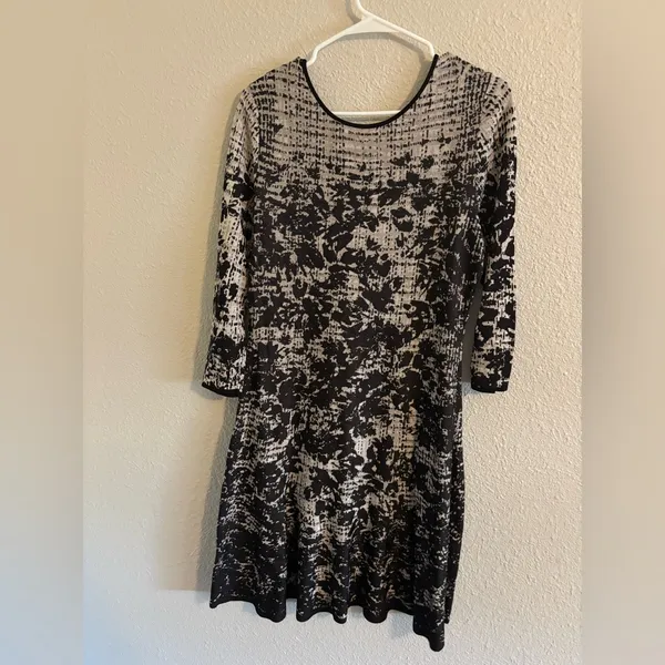 NIC+ZOE Black and White Long Sleeve Dress - Image 3