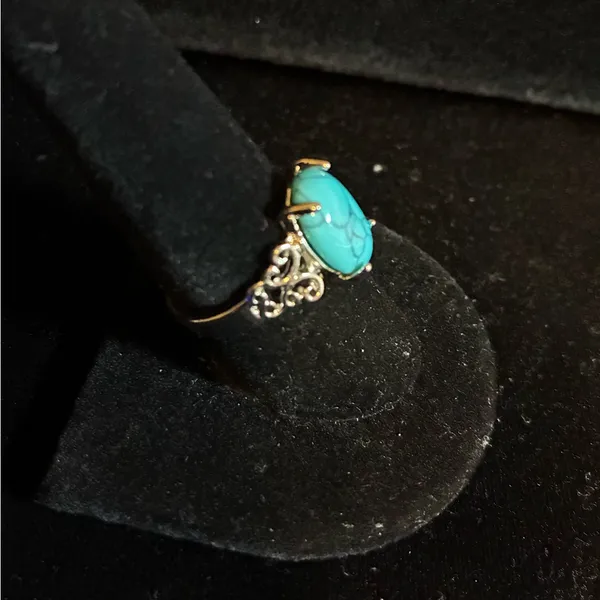 Large Oval Blue Faux Turquoise Cocktail Ring, Size 9.25 - Image 3