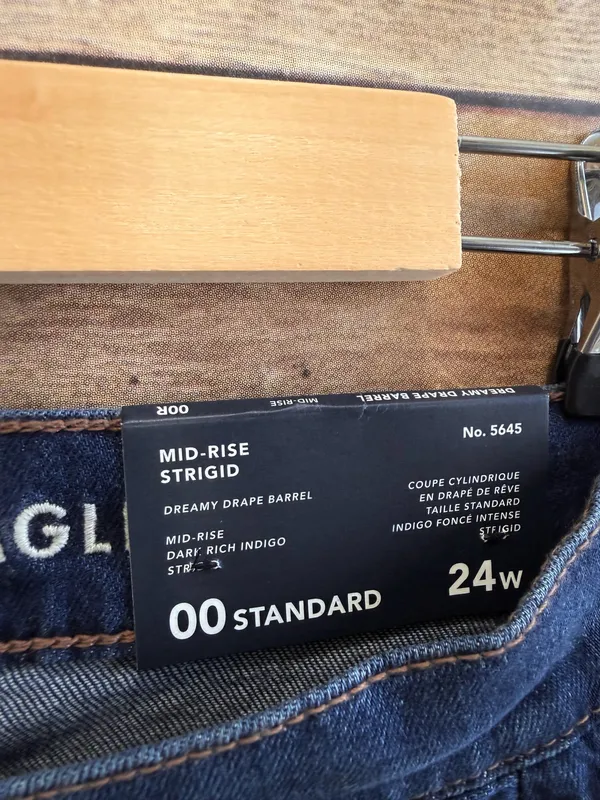 American Eagle Dreamy Drape Barrel Mid-Rise Strigid Dark Wash Jeans Size 00 NWT - Image 4