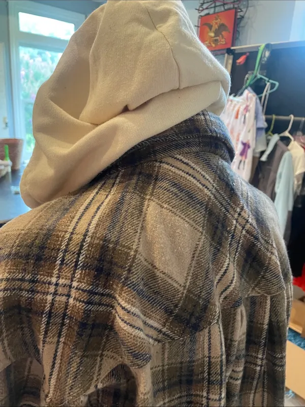 Plaid Hooded Button-Front shirt in Brown tattered look - Image 3
