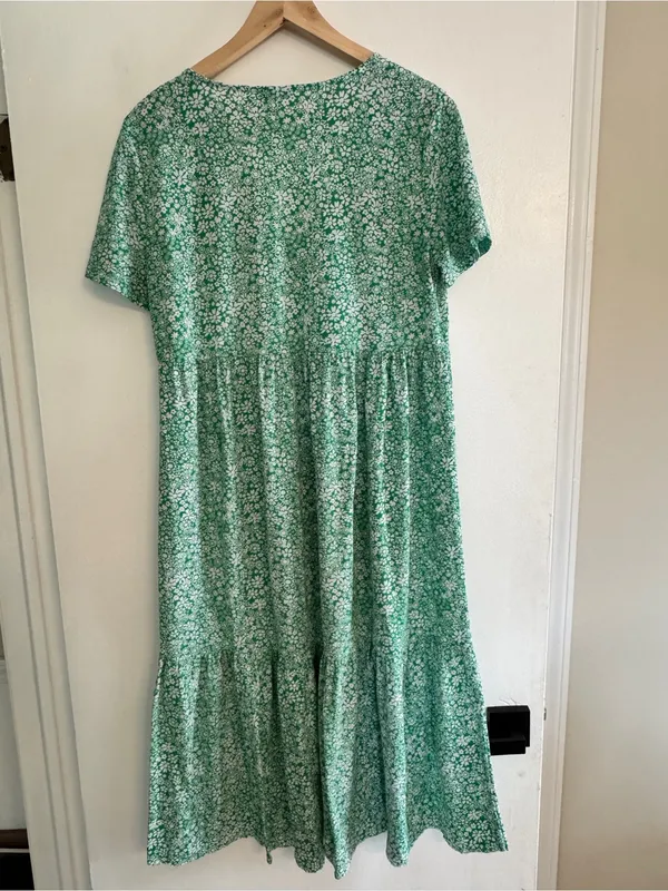 Zara Green and White Floral V-Neck Midi Dress - Image 5