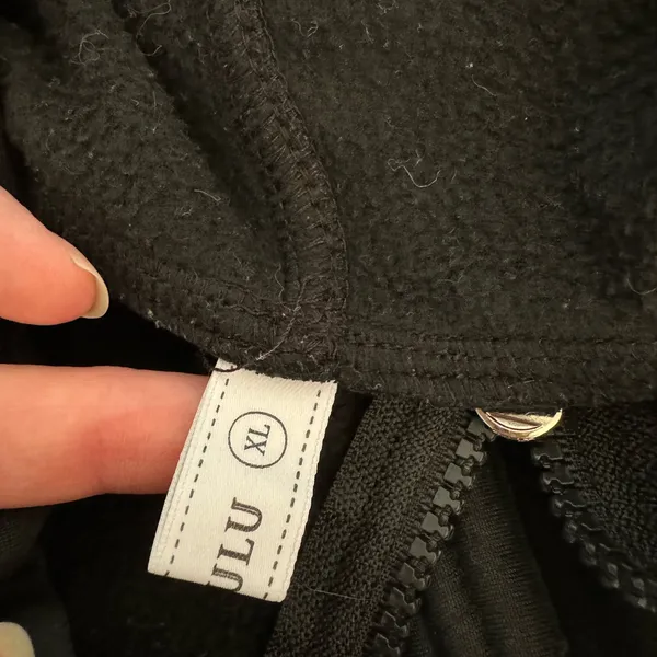 Laslulu XL Hoodie black 1/4 zip‎ - Image 3