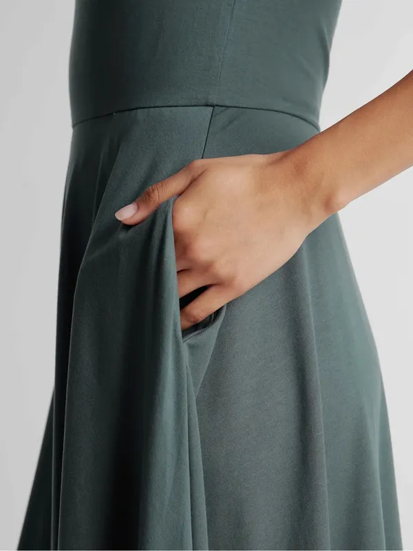 Quince Tencel Jersey Fit & Flare Dress Dark Olive Green - Image 11