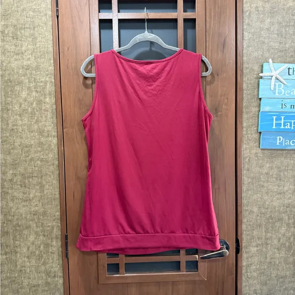 Chic Red XL Tank Top EUC - Image 3