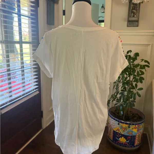 New York & Co Soho NWOT White Tee with Colorful Sequins - Image 2