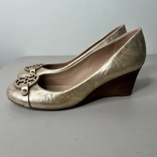 Tory Burch Metallic Leather Wedge Size 8 - Image 5