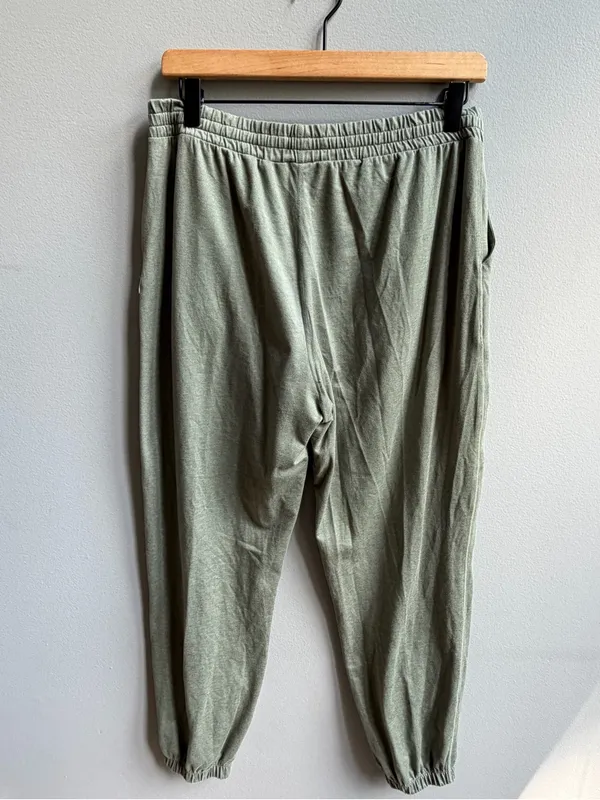 Vuori Boyfriend Jogger Sage Green Drawstring Sweat Pants Size Medium - Image 4
