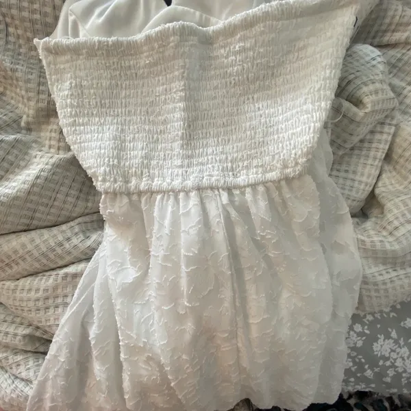 Lulus white halter neck dress - Image 3