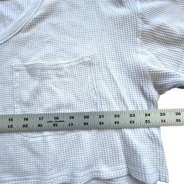 Offline by Aerie White Waffle Knit Crop Top Womens Large V Neck Pocket Coquette - Image 4