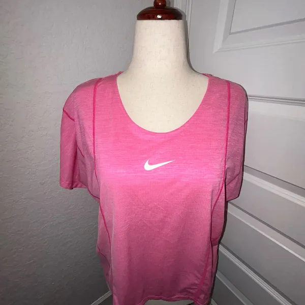 New, Nike Dri Fit Short Sleeve Shirt Size XL - Image 2