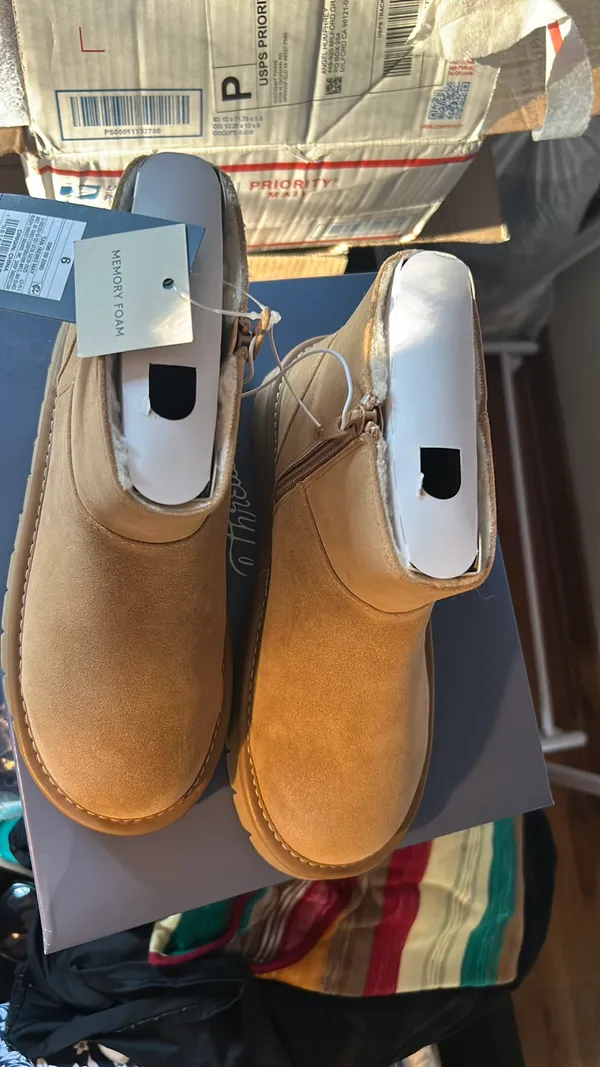 Universal Thread boots  - Image 3