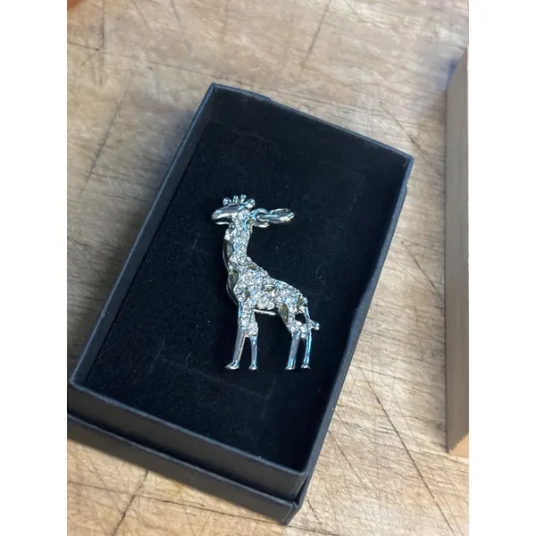 Giraffe Crystal Pendant Silver Tone Jewelry - Image 2