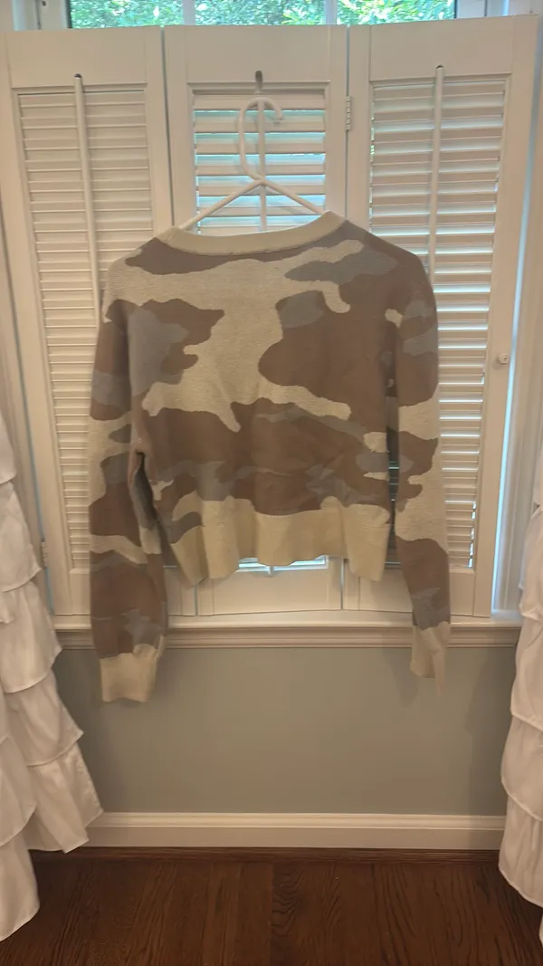Camo DKNY sweater - Image 3