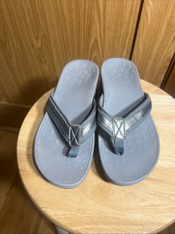 Vionic Silver Gray Thong Sandals - Image 8