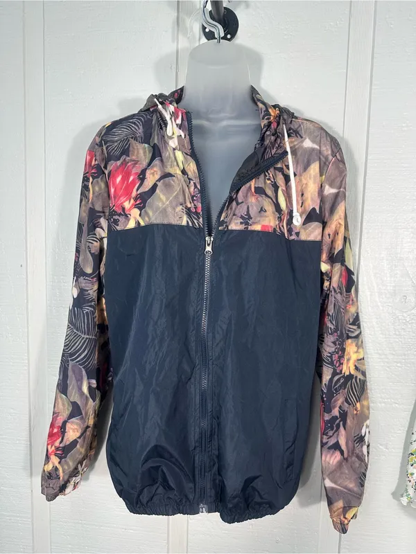 Women’s Blue Floral Windbreaker Size 2XL EUC - Image 3