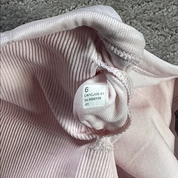 Lululemon Racerback Tank Sz 6 - Image 4