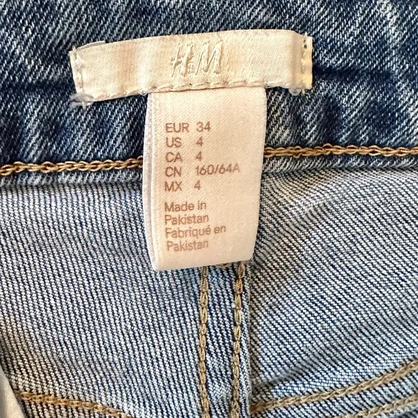 H&M - DENIM CUT-OFF SHORTS! 💙💙 - Image 2