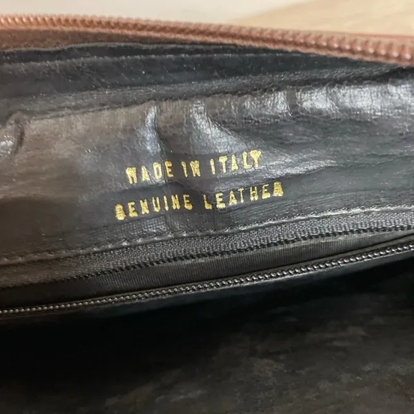Vintage Italian leather Crossbody bag - Image 3