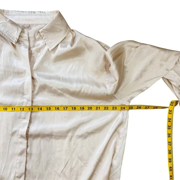 Daily Drills Ivory Champagne Button Down Long Sleeve Satin Resort blouse EUC - Image 11