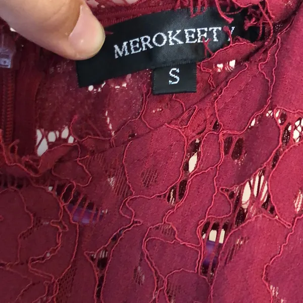 Merokeety Lace Floral Overlay Dress Wine Color Size Small - Image 3