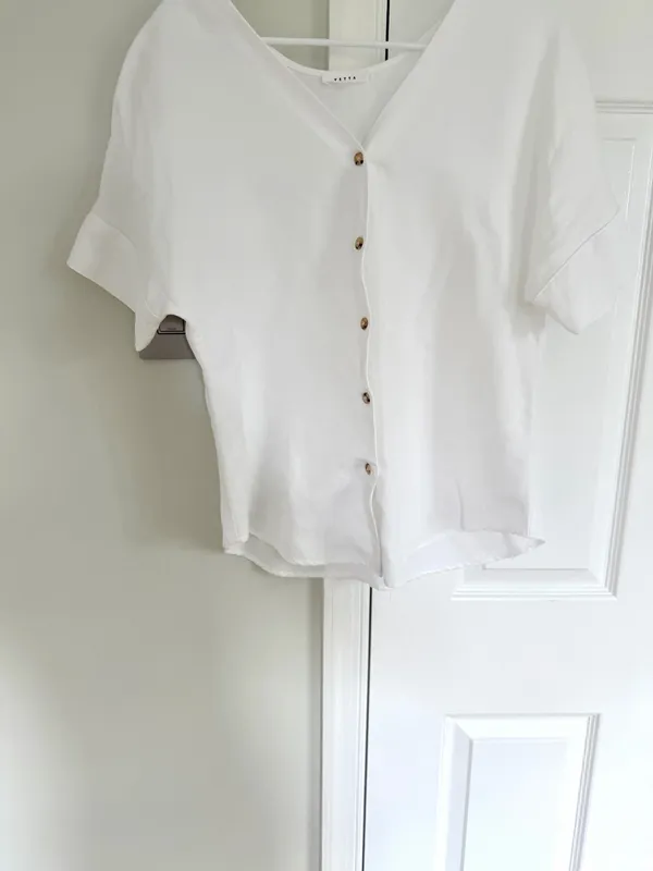 Vetta Women’s The Textured Girlfriend Shirt in New Ivory S Linen Minimalist - Image 6