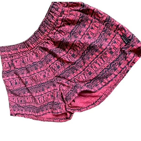 Patagonia Barely Baggies Women’s Small Pink Red Tribal Aztec Hiking Climbing A3 - Image 2