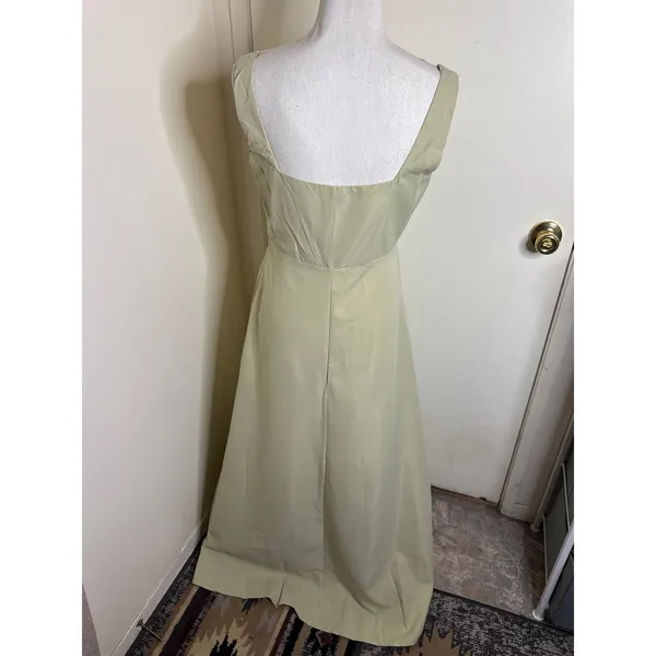 Minimalist Sage Green Structured Midi Dress - Size Large - Image 4