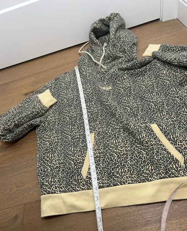 Levi's Women’s medium hoodie, cheetah print oversized sweatshirt - Image 8