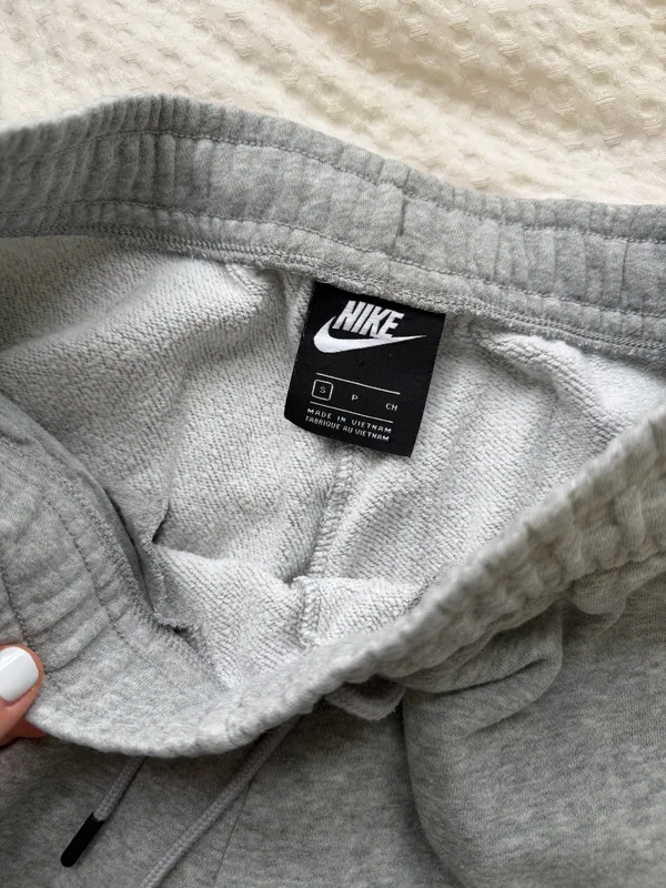 Nike Gray Drawstring Joggers - Image 4