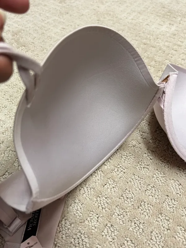 Victoria's Secret Bra (NWT) - Image 4
