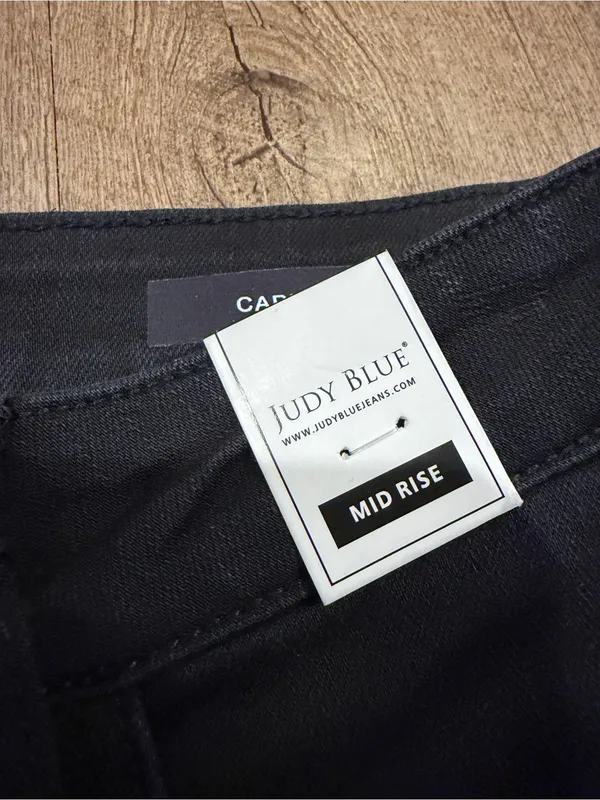 NWT Judy Blue Mid Rise Black Capris - Image 3