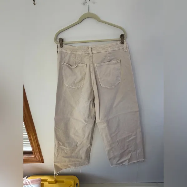 Universal Threads Women's Cream Wide Leg Jeans size 14 - Image 3