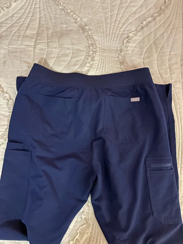 FIGS Scrub Pants Yola - Image 3