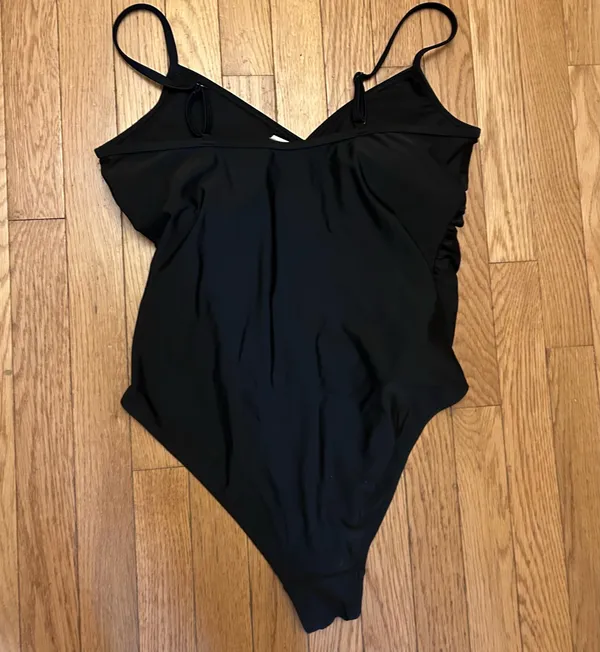 Women’s Puma Black Ruched Sides One Piece Bathing Suit Size XL - Image 2