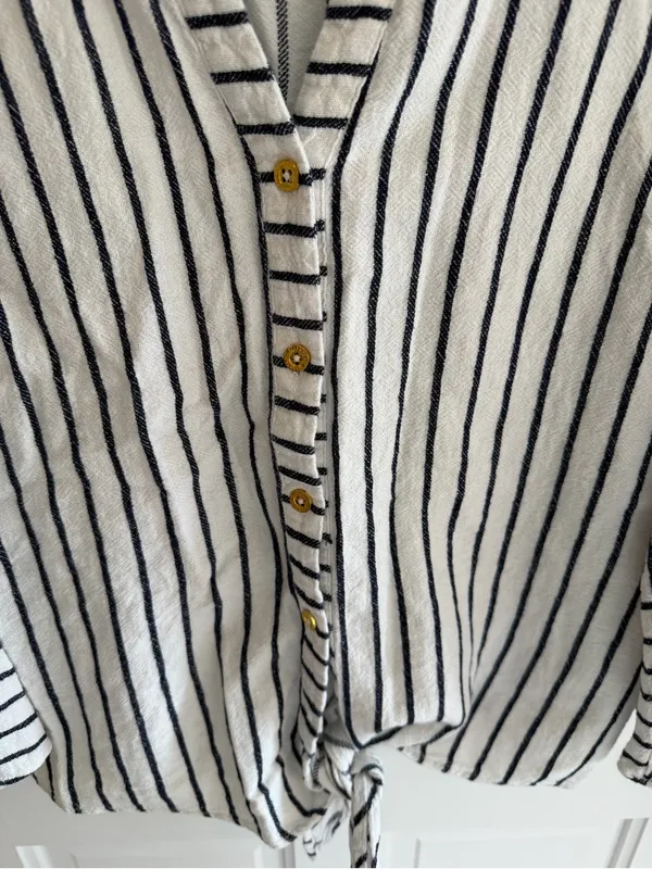 Ellen Tracy Linen Blend Striped Tie Front Bell Sleeve‎ Top Medium - Image 3