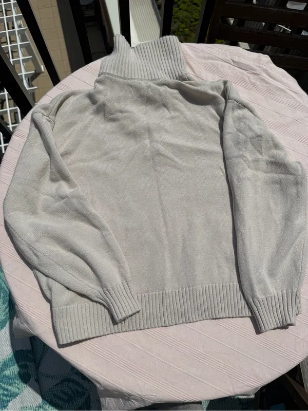 Hollister Cream Half-Zip Turtleneck Sweater with '98' Patch - Image 6