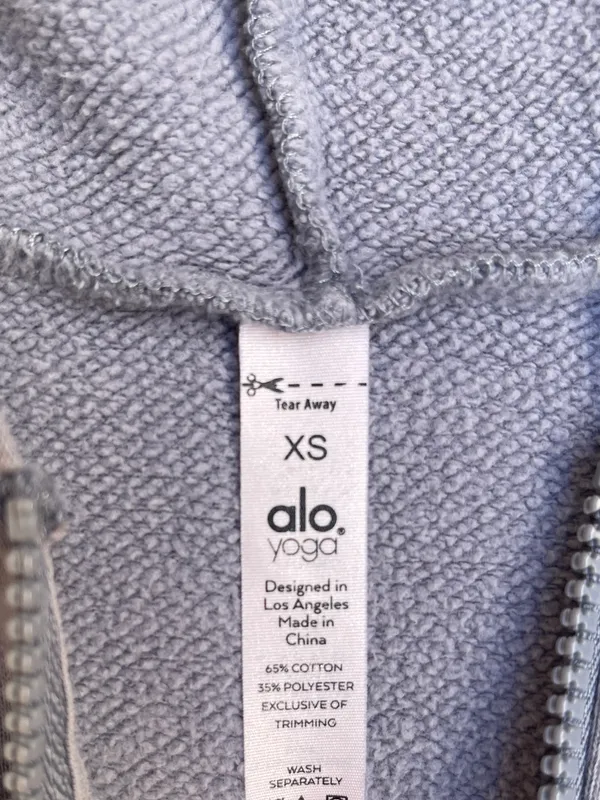 ALO Yoga Zip-Up Hoodie Sweatshirt in Dusty grey streetwear activewear training - Image 3