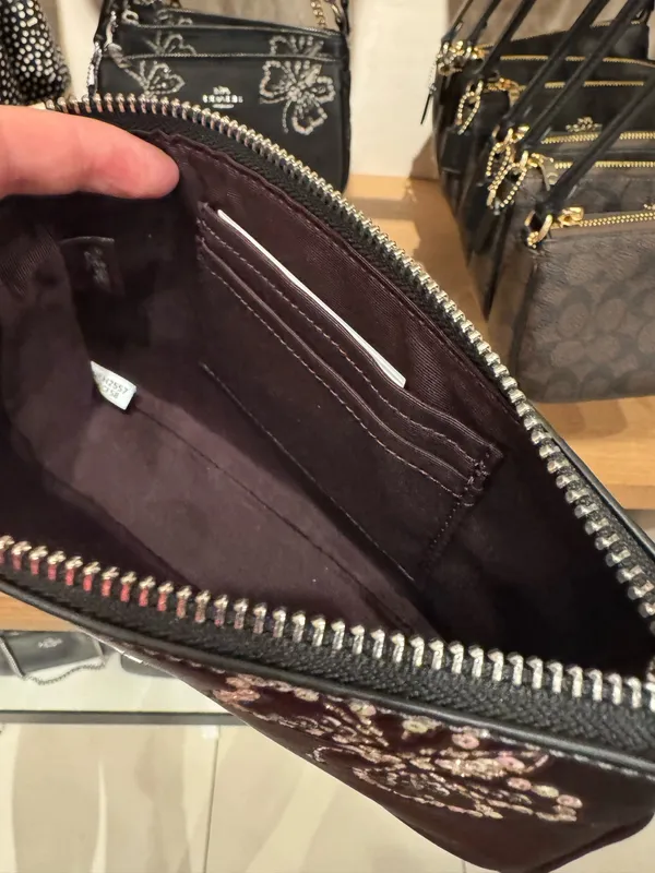 Coach - Image 4