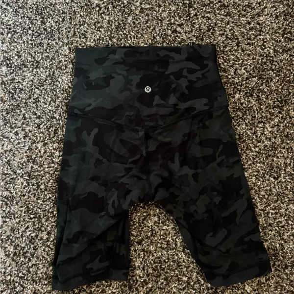 Lululemon Align Super High‎ Rise Short 10" Sz 6 Incognito Camo Multi Gator Green - Image 4