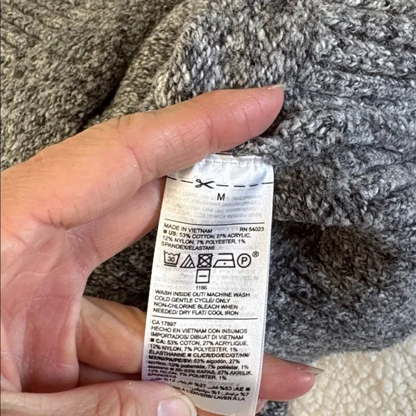 Old‎ Navy Gray Slouchy Turtleneck Sweater Size medium - Image 7