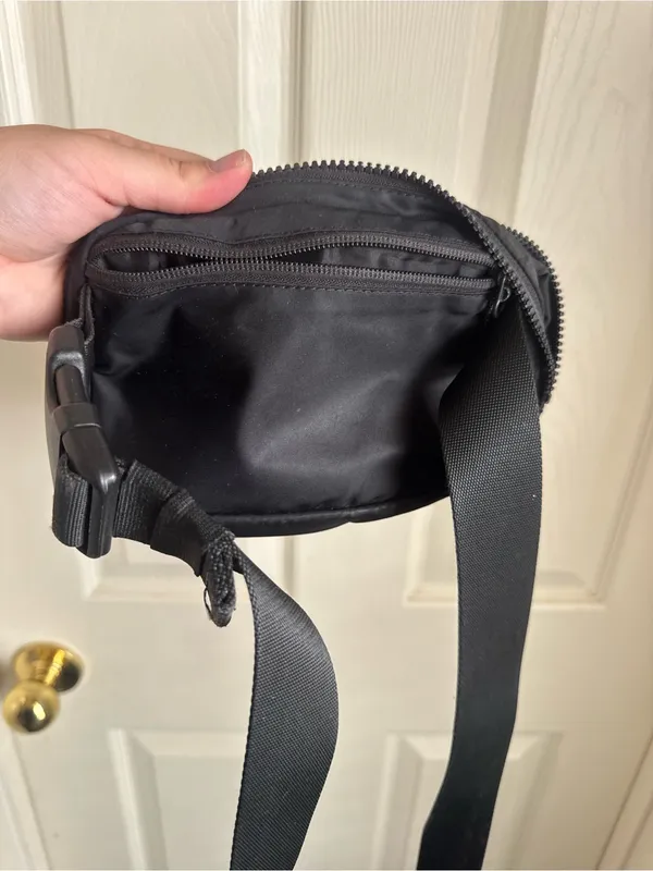 Lululemon Belt Bag - Image 2