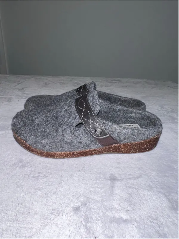 Women's Earth Origins Grey Brown Felt Clog Slippers Size 7 - Image 2