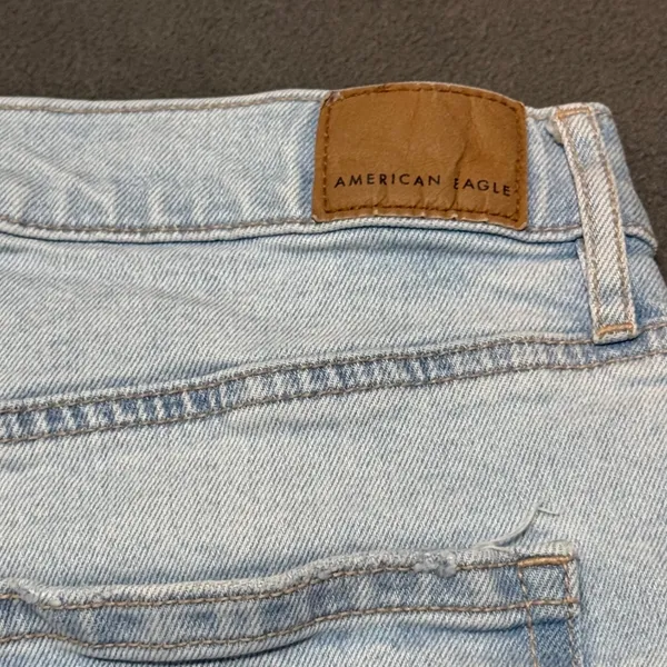 American Eagle Denim Shorts Relaxed Cut Off Size 12 Light‎ Wash - Image 6