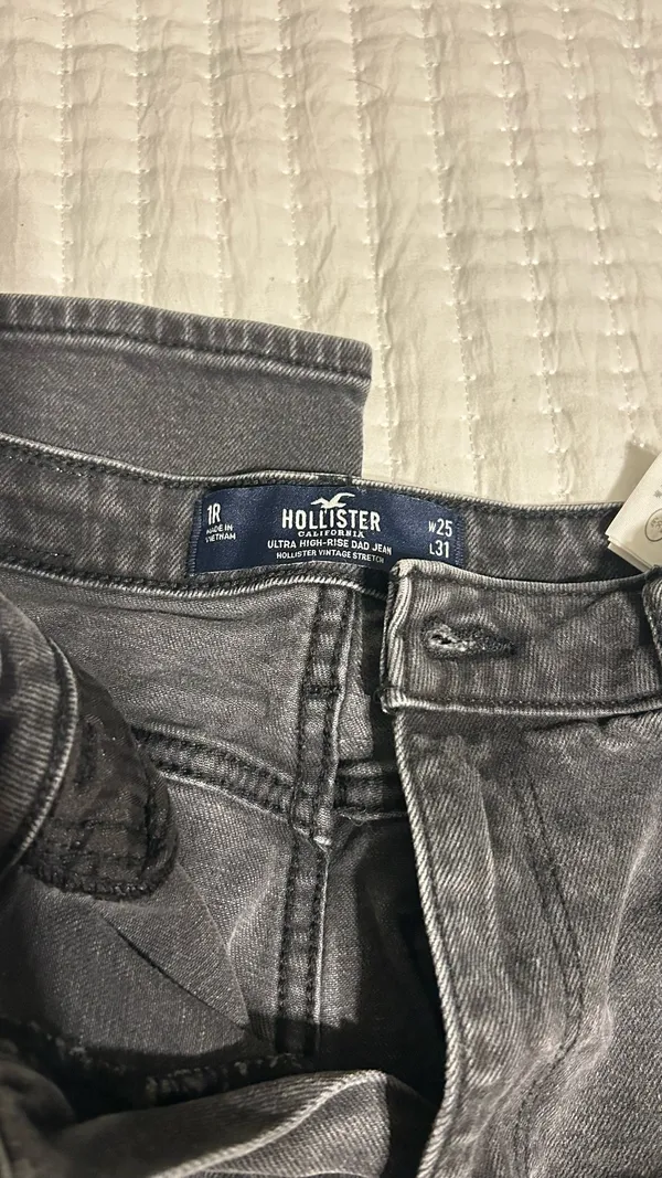 Hollister Dad Jeans - Image 3