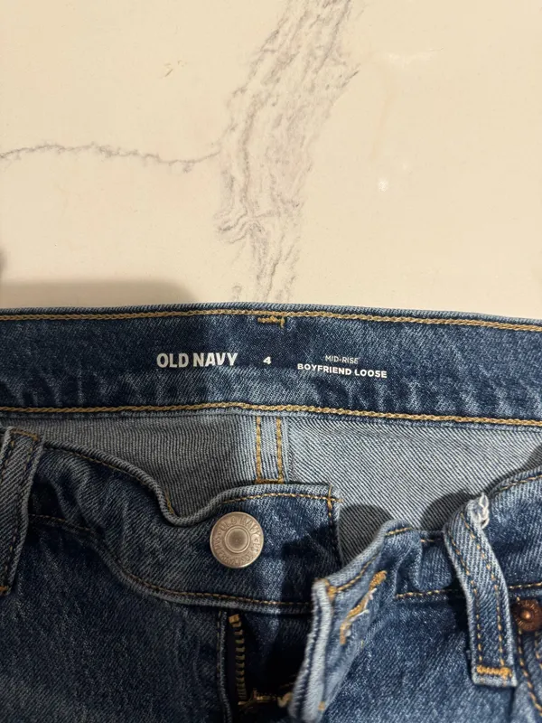 Old Navy Mid-Rise Boyfriend Loose Jeans - Image 3