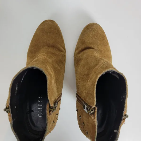 Guess Womens Boots Size 7.5 Tan Side Zip Almond Toe Studded Chucky Ankle Heel - Image 2