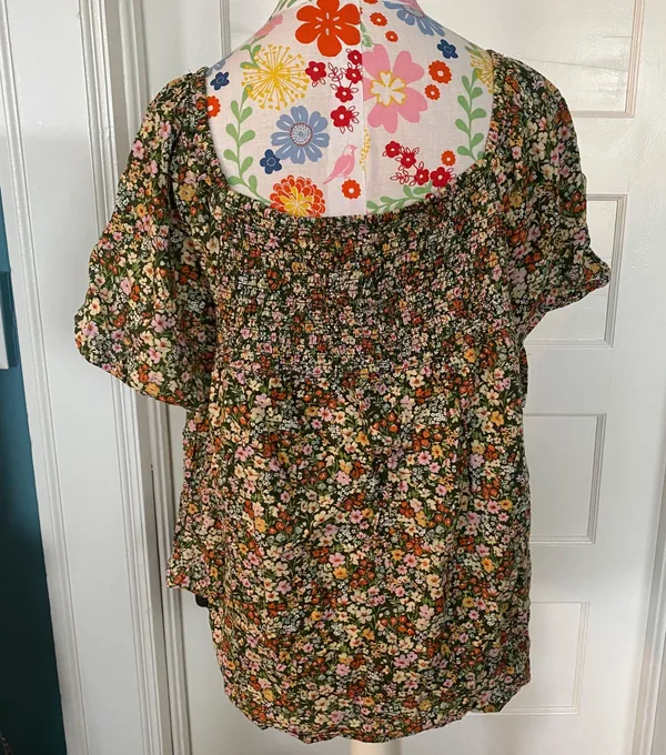 Old Navy Garden Print Smocked Blouse - Image 3