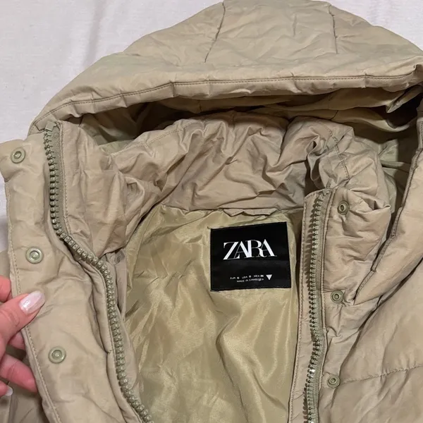 Zara Women's Beige Hooded Puffer Jacket - Image 6