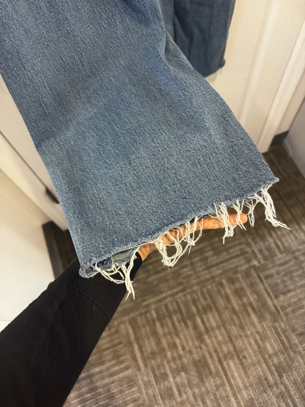 Abercrombie & Fitch Women’s High Rise 90s Relaxed Medium Wash Jeans - Image 4