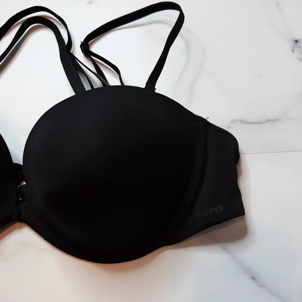 NWT Skims Multi-Way Bra  - Image 3